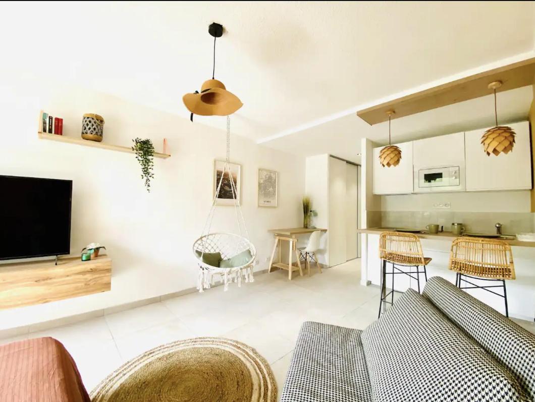Studio Terrasse & Parking Gratuit En Residence ニーム エクステリア 写真